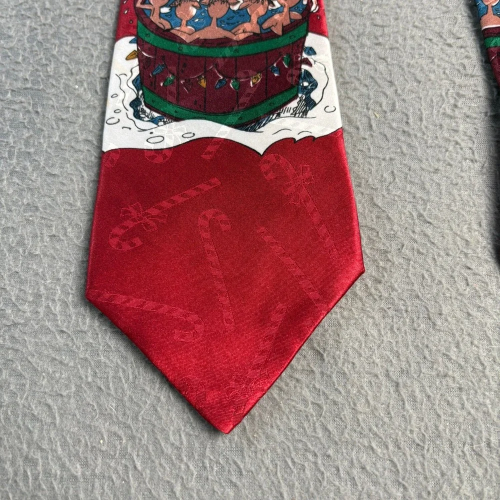 Hallmark Yule Tie Greetings Mens Red Christmas Santa Reindeer Hot Tub Necktie